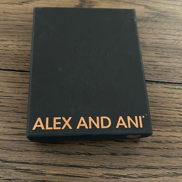 NIB Alex and Ani papercrane bracelet - Picture 4 of 4